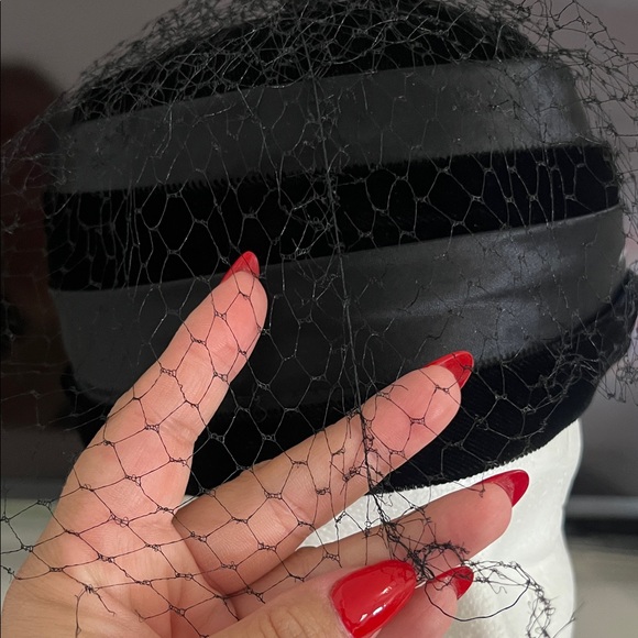Vintage Black Netting Hat - Picture 6 of 8